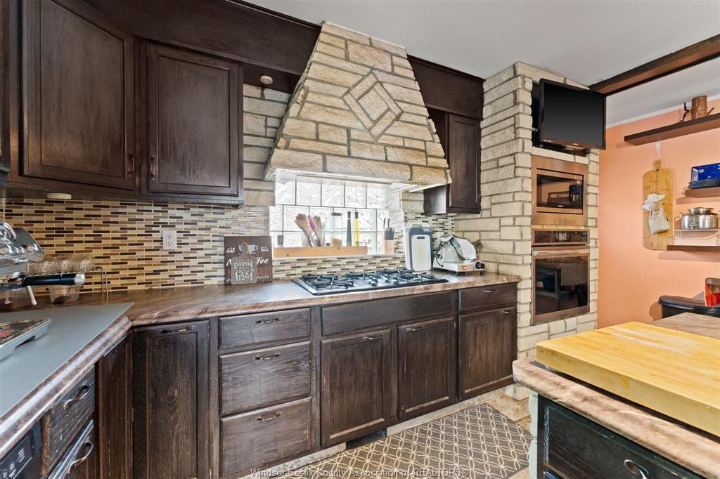 759 Glengarry Avenue, Windsor, ON - Indoor Photo Showing Kitchen