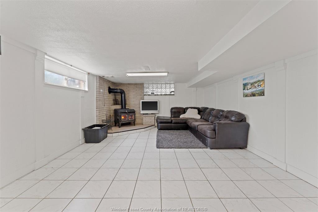 759 Glengarry Avenue, Windsor, ON - Indoor