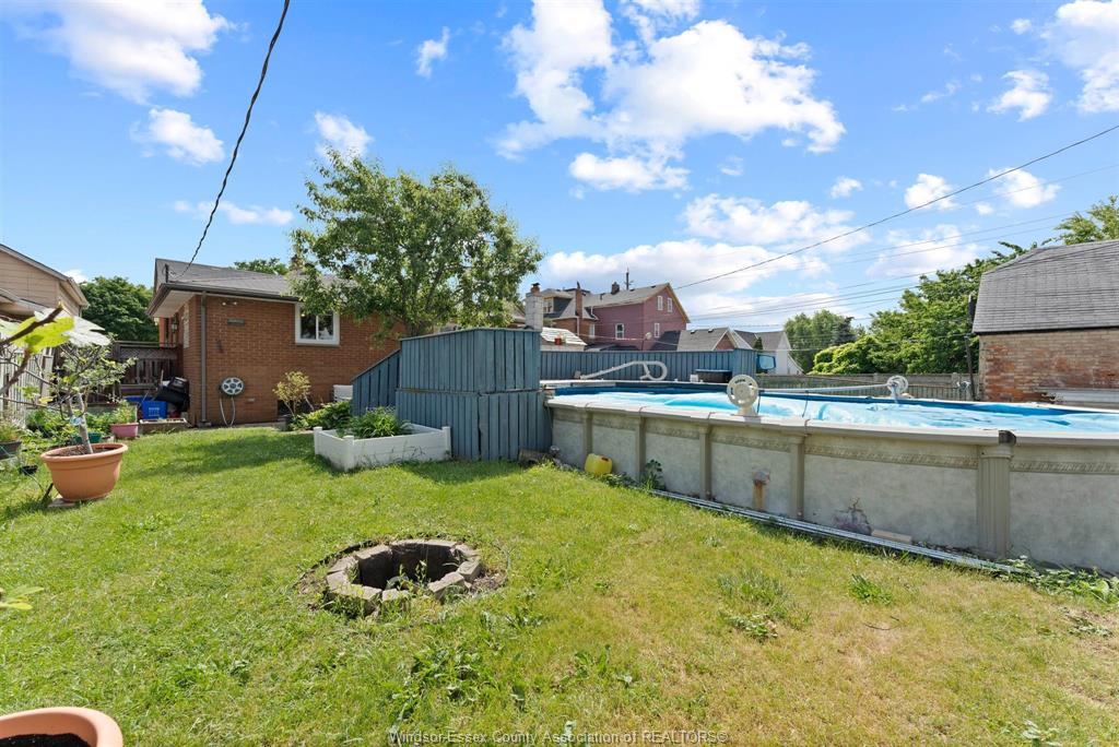 759 Glengarry Avenue, Windsor, ON - Outdoor With Above Ground Pool With Backyard