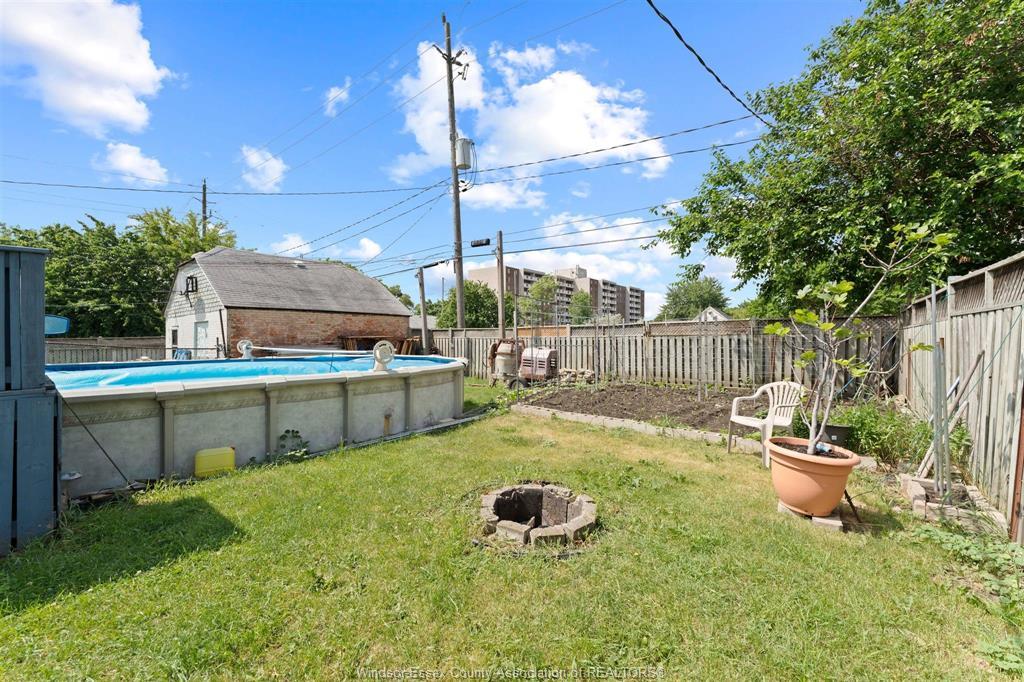 759 Glengarry Avenue, Windsor, ON - Outdoor With Above Ground Pool With Backyard