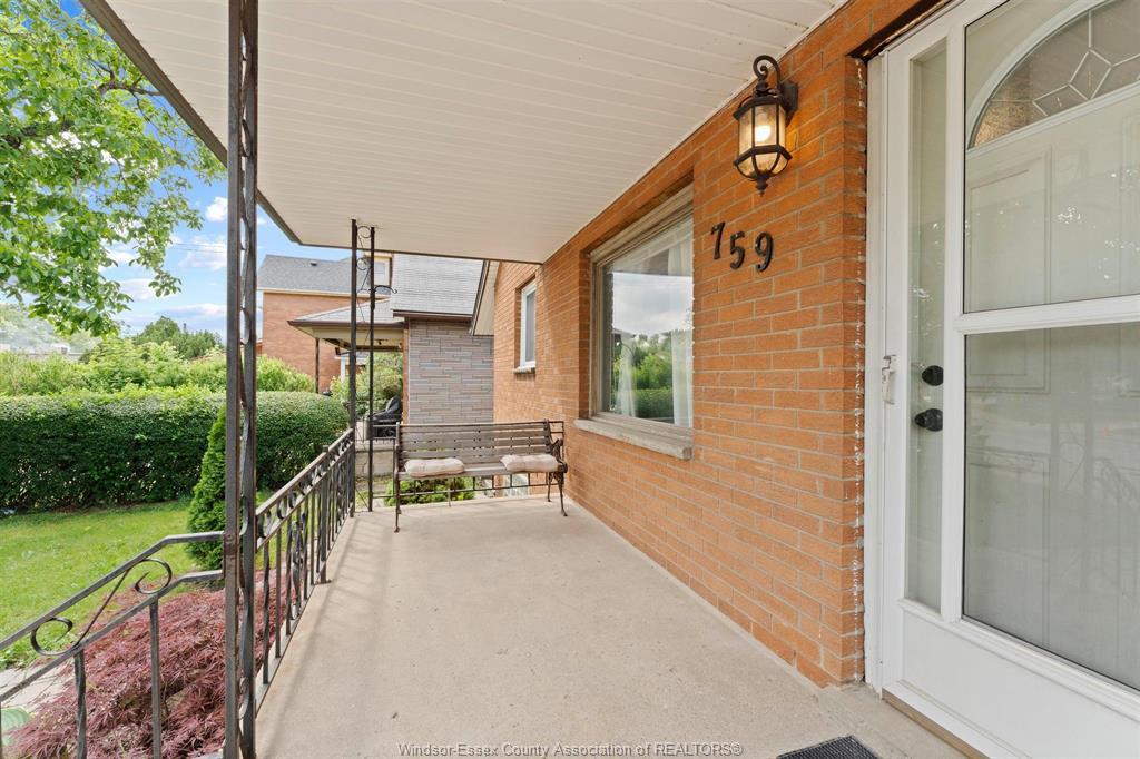 759 Glengarry Avenue, Windsor, ON - Outdoor With Exterior