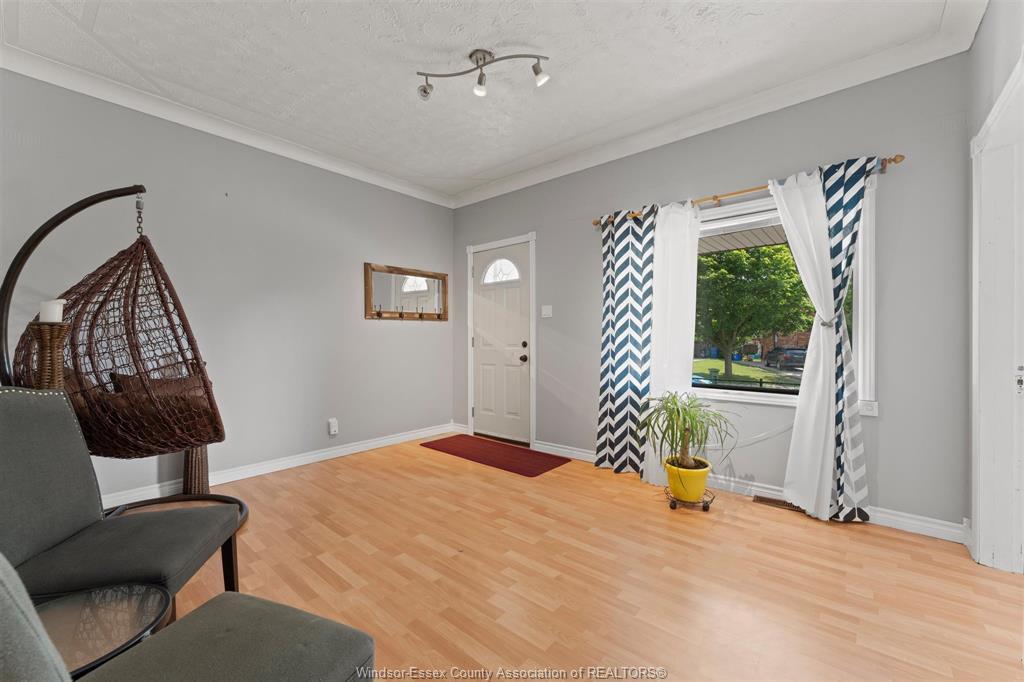 759 Glengarry Avenue, Windsor, ON - Indoor