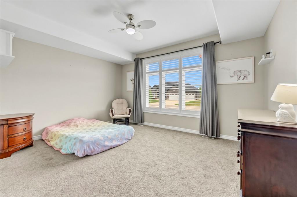 3960 Cullen Drive, Plympton-Wyoming, ON - Indoor Photo Showing Bedroom