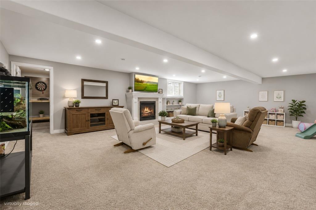3960 Cullen Drive, Plympton-Wyoming, ON - Indoor With Fireplace