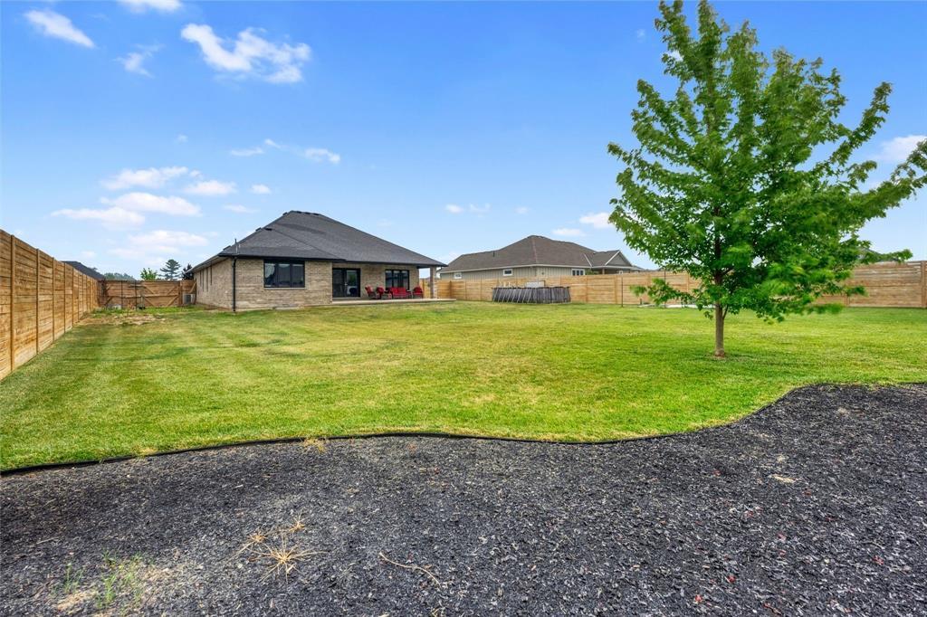 3960 Cullen Drive, Plympton-Wyoming, ON - Outdoor