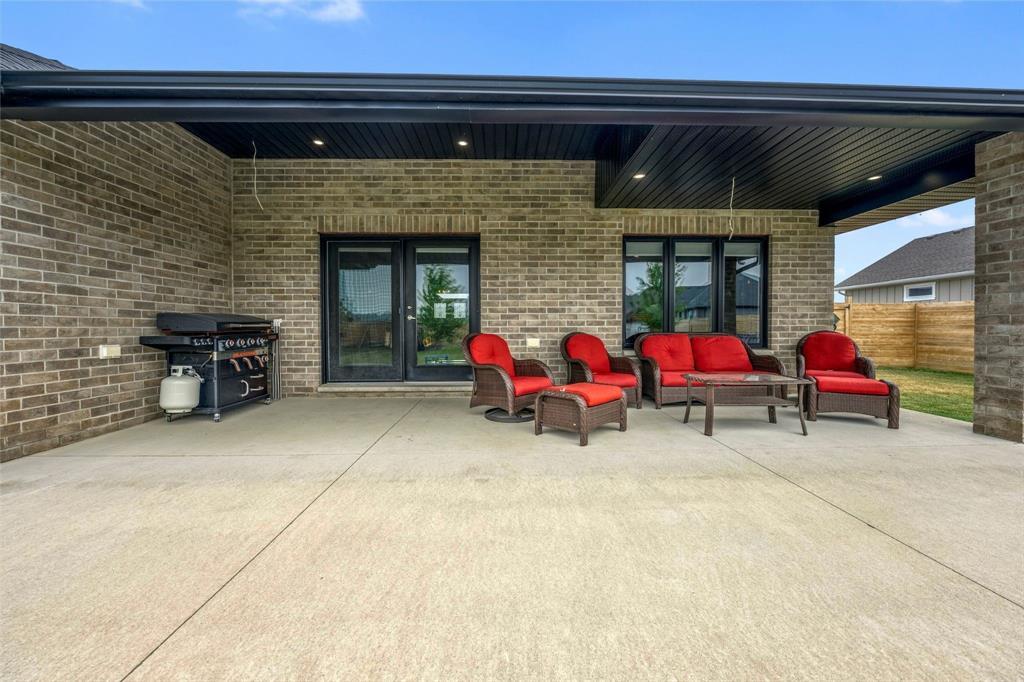 3960 Cullen Drive, Plympton-Wyoming, ON - Outdoor With Deck Patio Veranda With Exterior