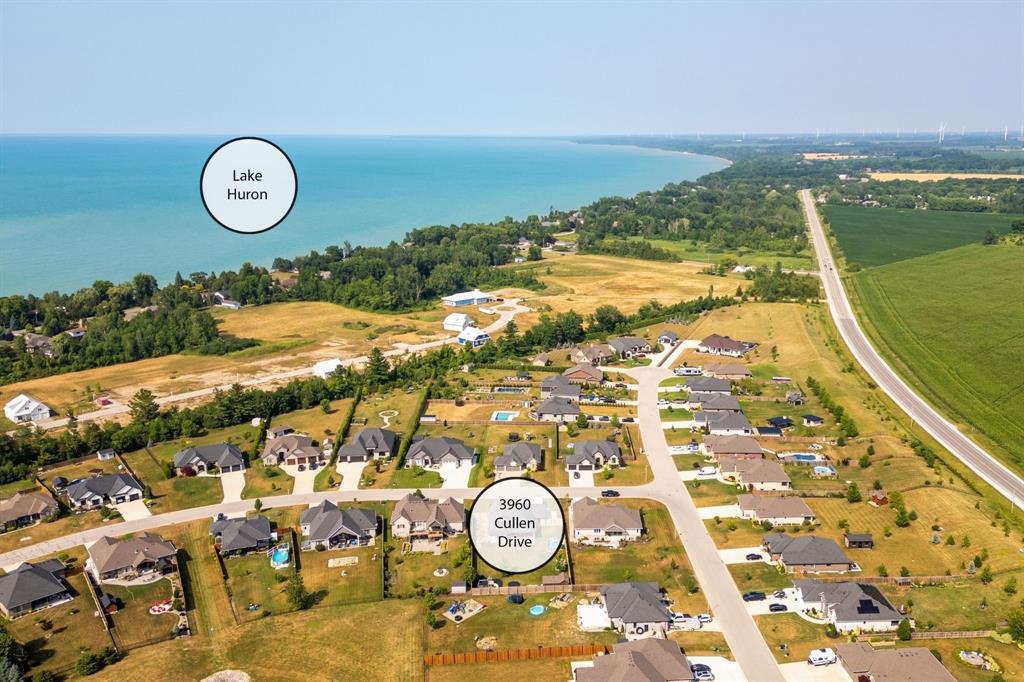 3960 Cullen Drive, Plympton-Wyoming, ON - Outdoor With View