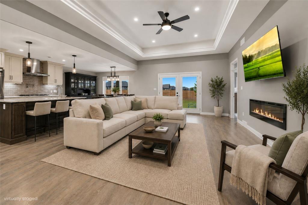 3960 Cullen Drive, Plympton-Wyoming, ON - Indoor Photo Showing Living Room With Fireplace