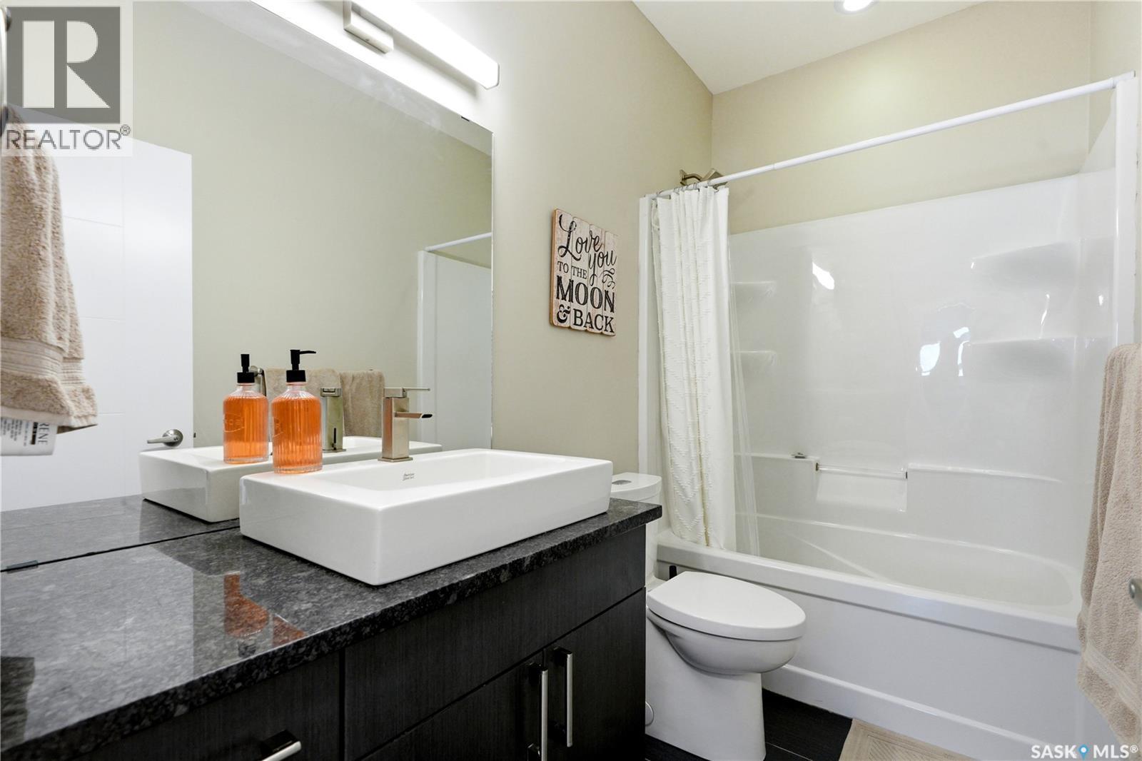 822 Werschner Court, Saskatoon, SK - Indoor Photo Showing Bathroom