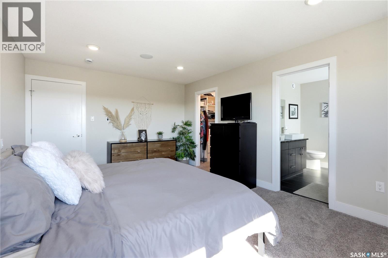 822 Werschner Court, Saskatoon, SK - Indoor Photo Showing Bedroom