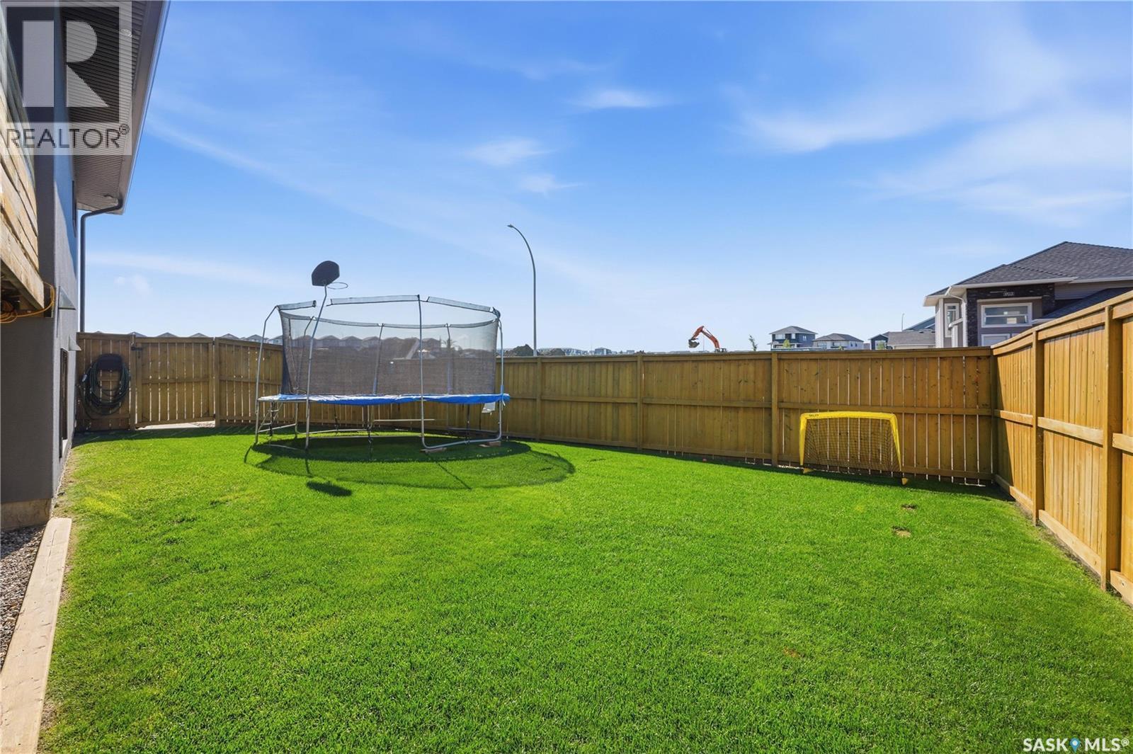 822 Werschner Court, Saskatoon, SK - Outdoor With Backyard