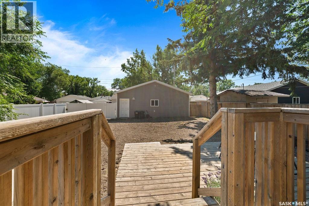 5309 1St Avenue, Regina, SK - Outdoor