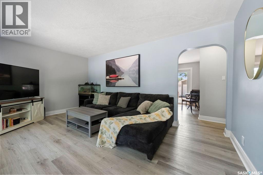 5309 1St Avenue, Regina, SK - Indoor Photo Showing Living Room