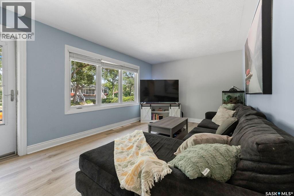 5309 1St Avenue, Regina, SK - Indoor Photo Showing Living Room