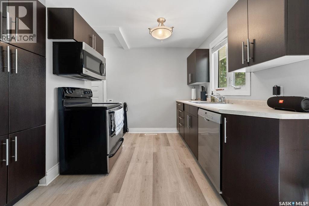 5309 1St Avenue, Regina, SK - Indoor Photo Showing Kitchen