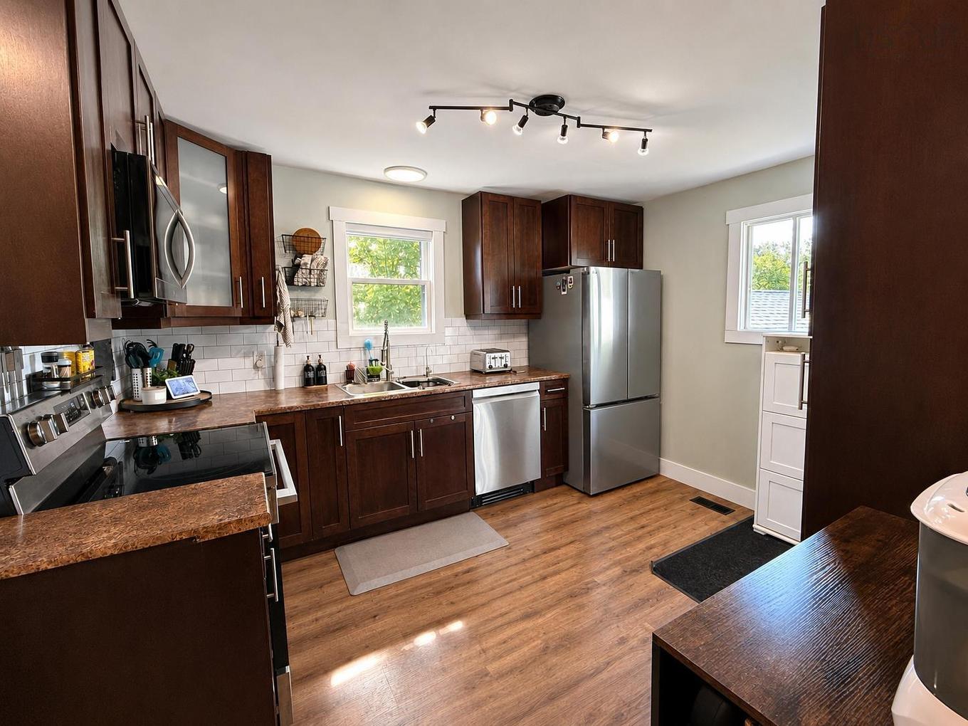 364 Queen Street, Truro, NS - Indoor Photo Showing Kitchen With Stainless Steel Kitchen With Double Sink