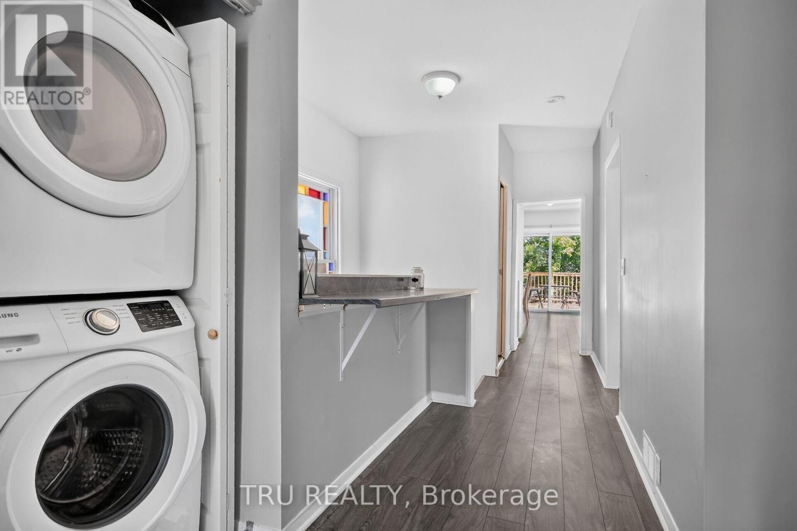 45 Bell Street N, Ottawa, ON - Indoor Photo Showing Laundry Room