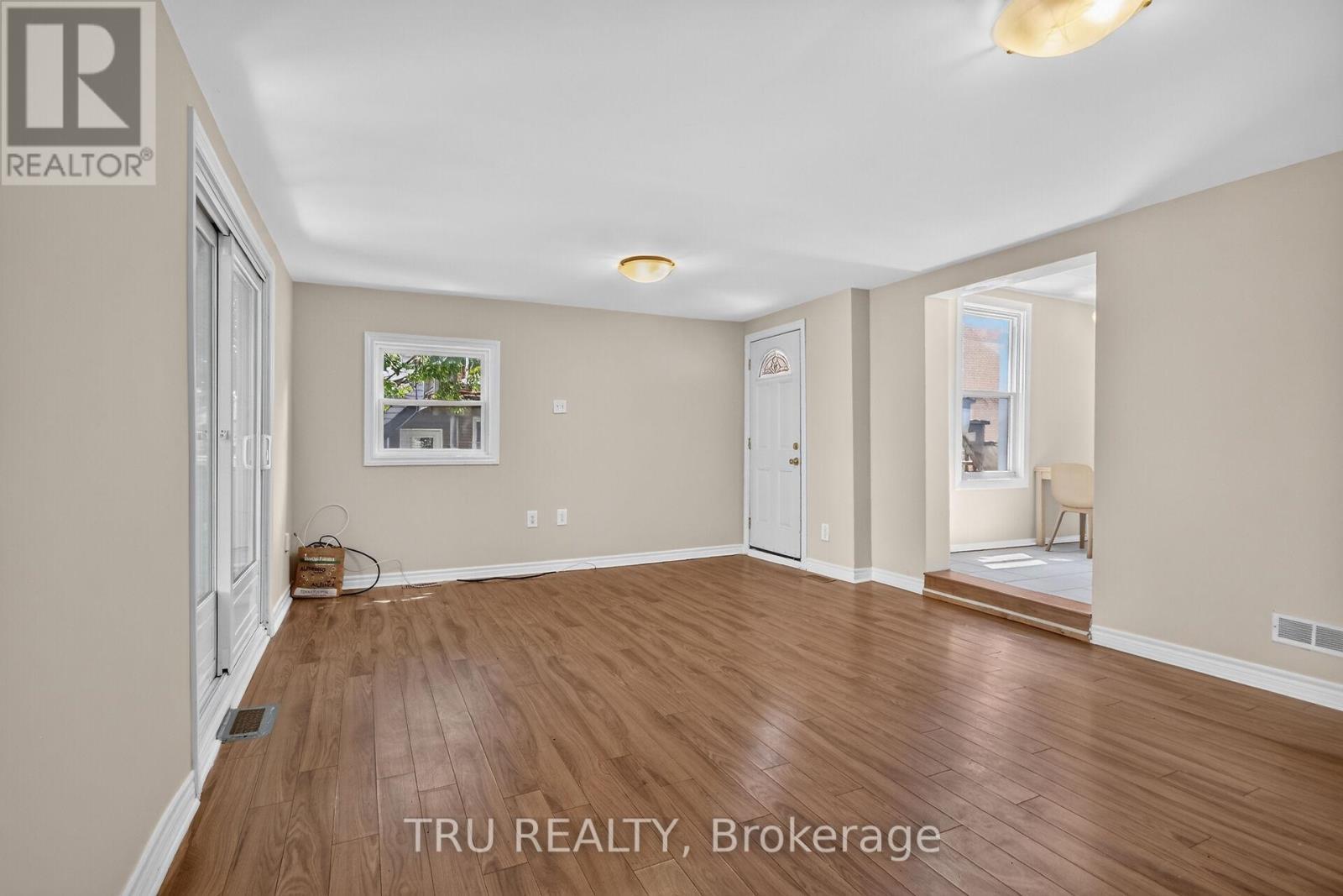 45 Bell Street N, Ottawa, ON - Indoor Photo Showing Other Room