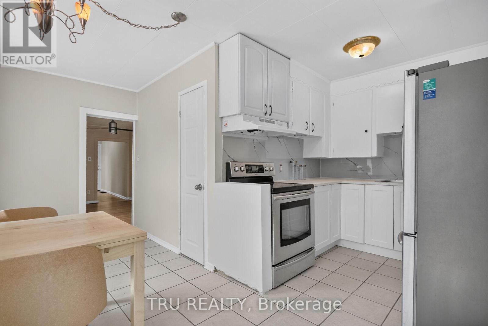 45 Bell Street N, Ottawa, ON - Indoor Photo Showing Kitchen