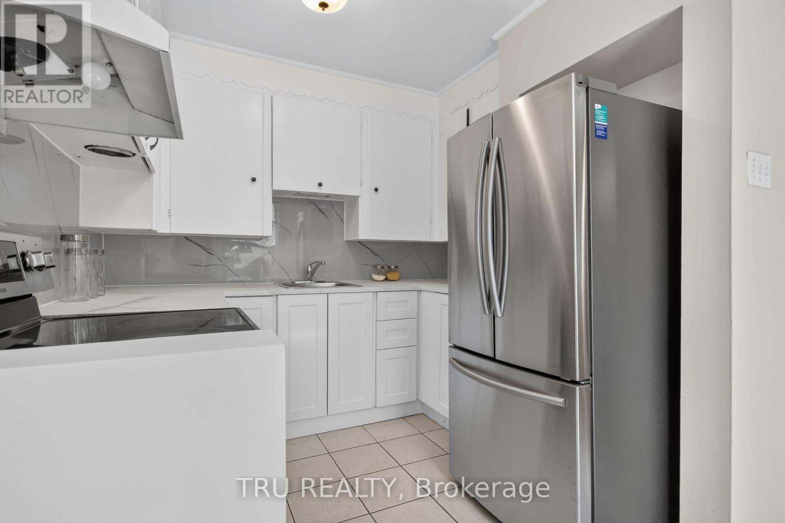 45 Bell Street N, Ottawa, ON - Indoor Photo Showing Kitchen