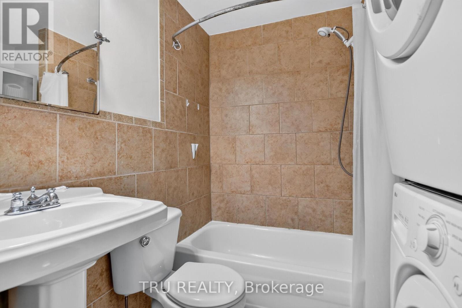 45 Bell Street N, Ottawa, ON - Indoor Photo Showing Bathroom