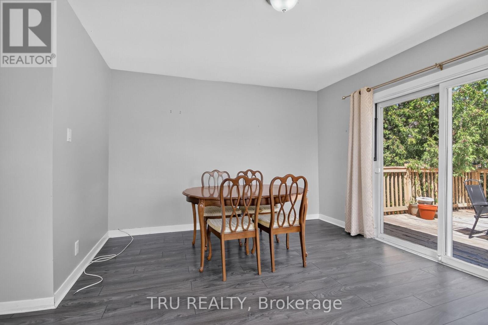 45 Bell Street N, Ottawa, ON - Indoor