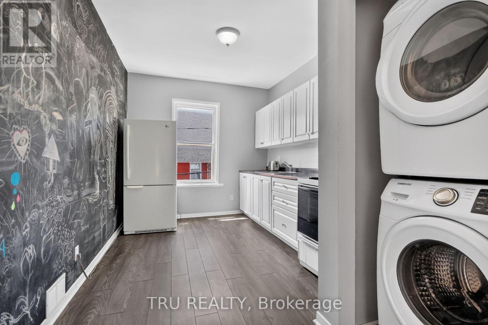 45 Bell Street N, Ottawa, ON - Indoor Photo Showing Laundry Room