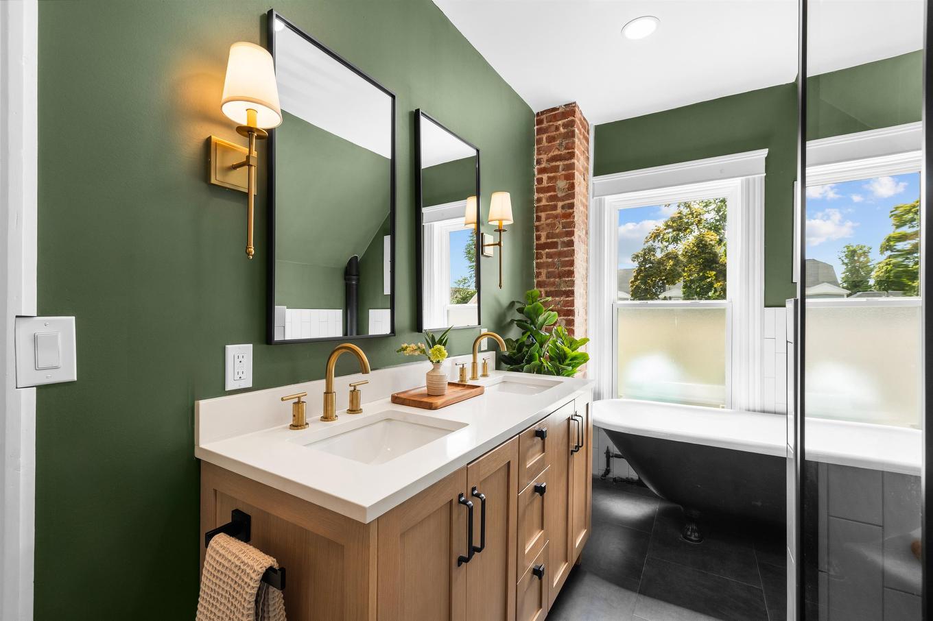 26 Euston Street, Charlottetown, PE - Indoor Photo Showing Bathroom