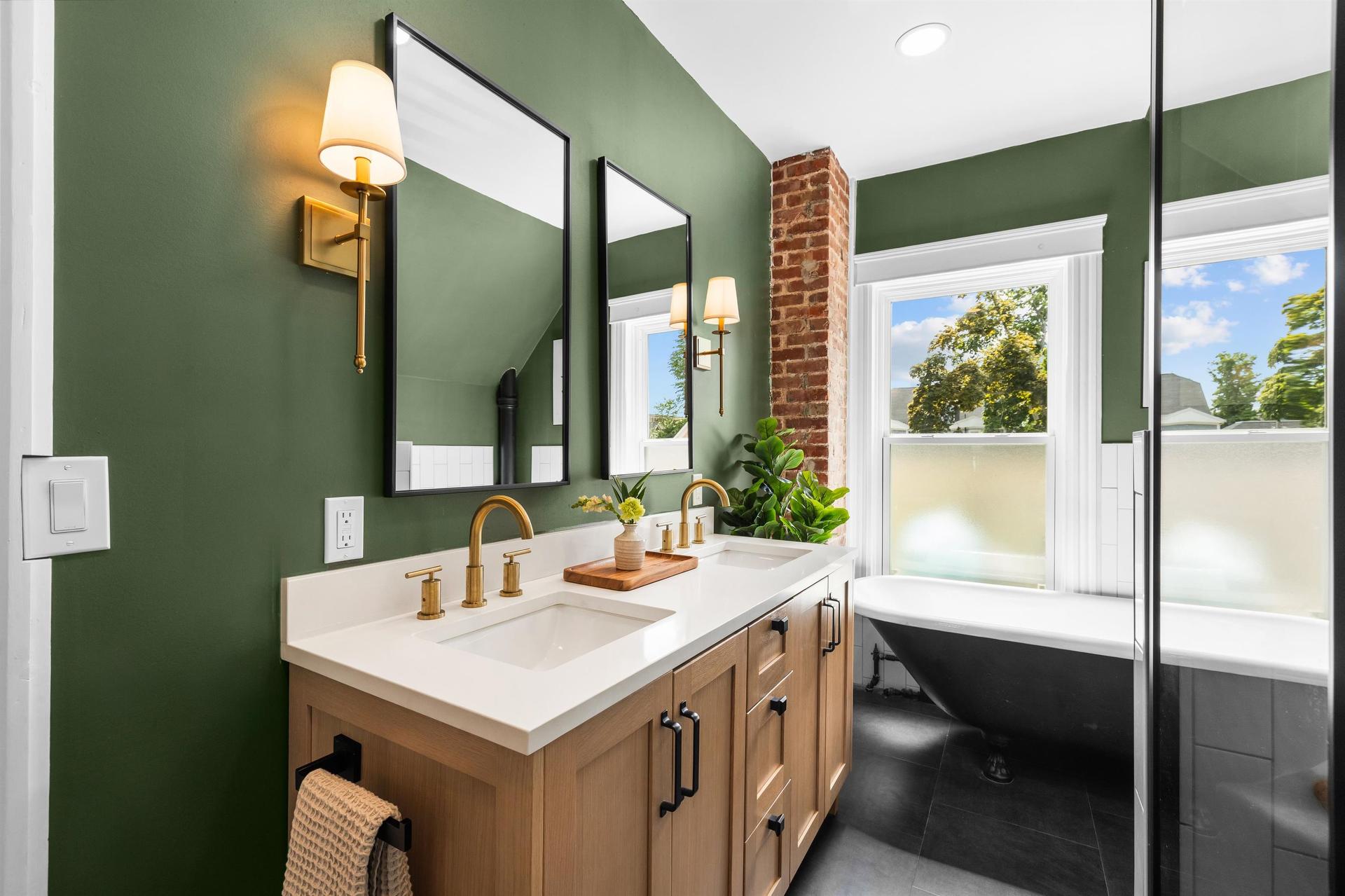 26 Euston Street, Charlottetown, PE - Indoor Photo Showing Bathroom