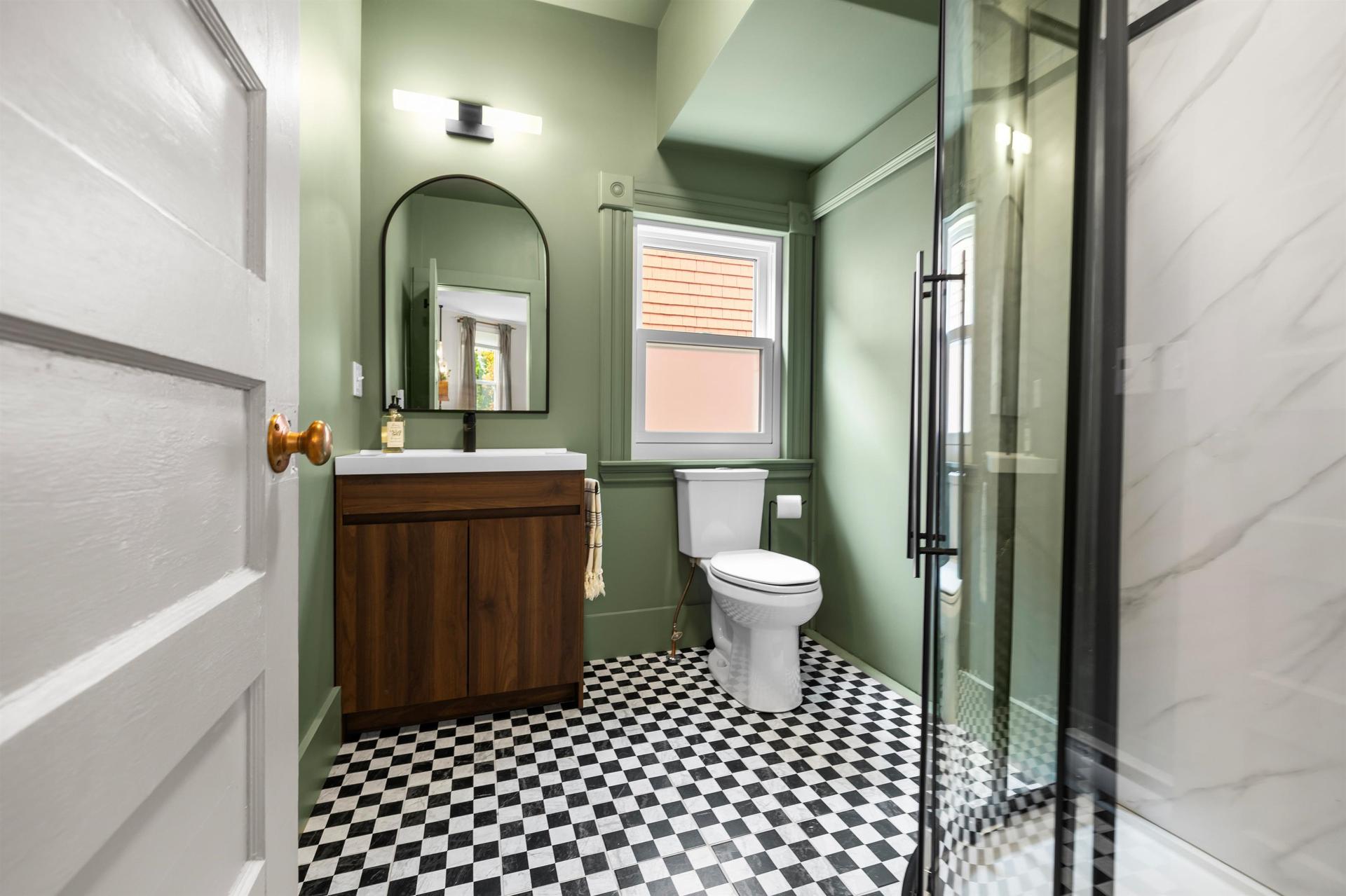 26 Euston Street, Charlottetown, PE - Indoor Photo Showing Bathroom