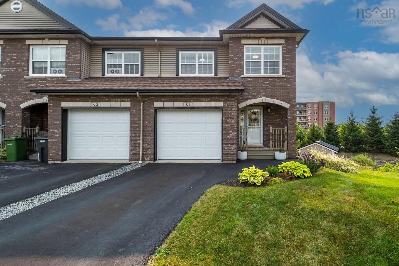 61 Morningfield Lane, Dartmouth, NS - Outdoor With Facade