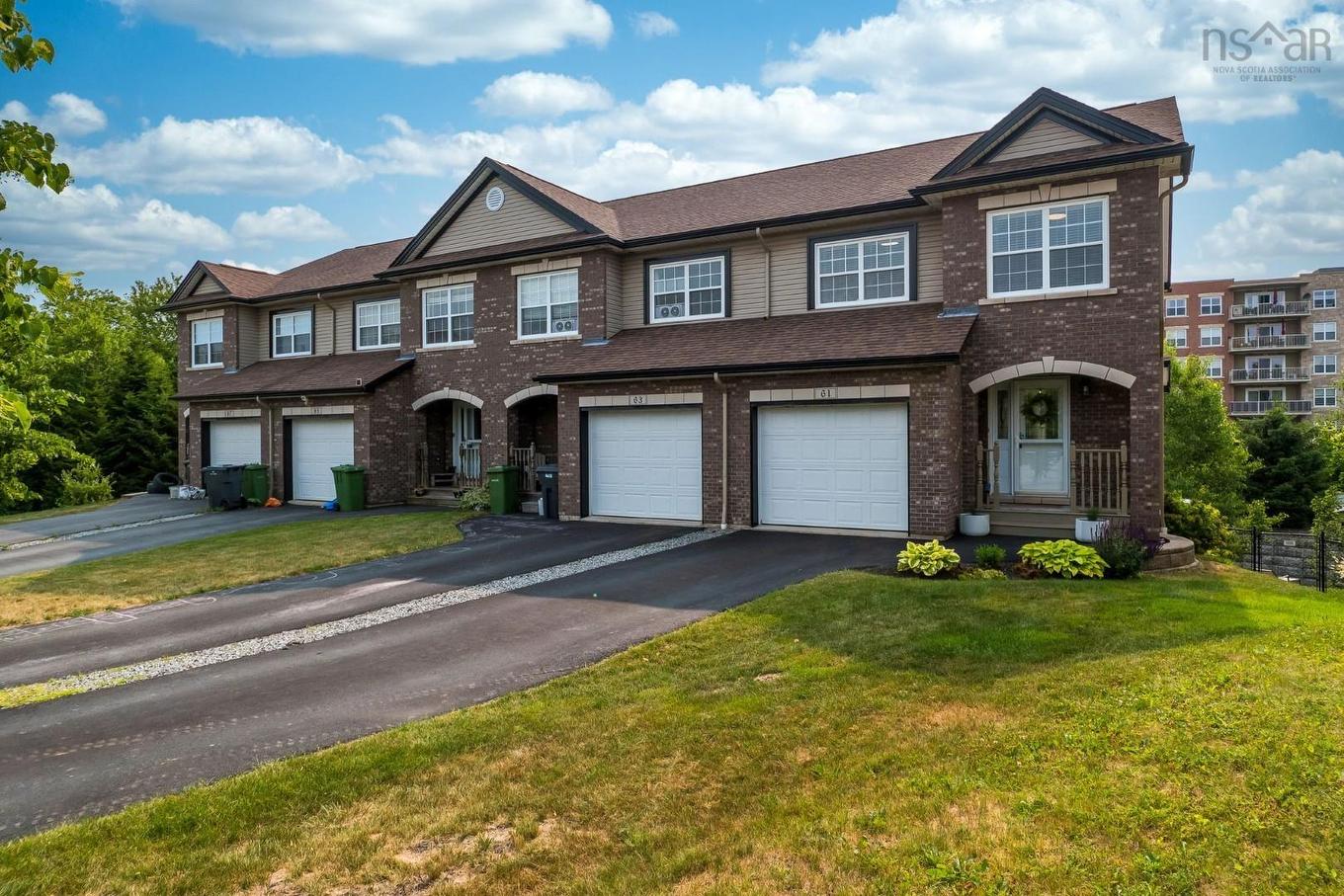 61 Morningfield Lane, Dartmouth, NS - Outdoor With Facade