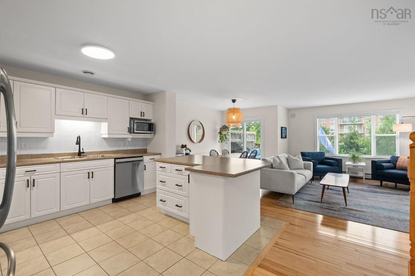 61 Morningfield Lane, Dartmouth, NS - Indoor Photo Showing Kitchen
