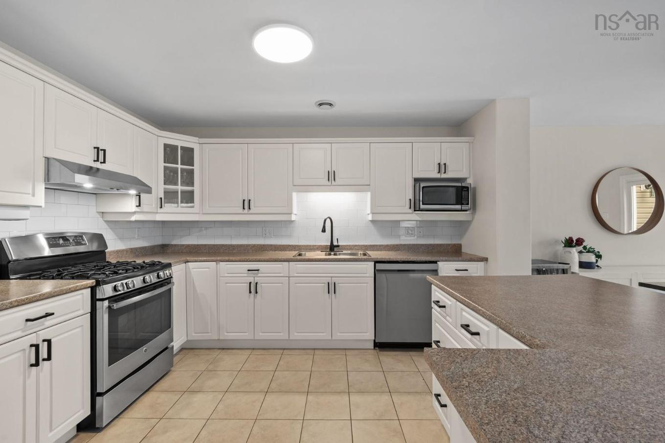 61 Morningfield Lane, Dartmouth, NS - Indoor Photo Showing Kitchen With Double Sink
