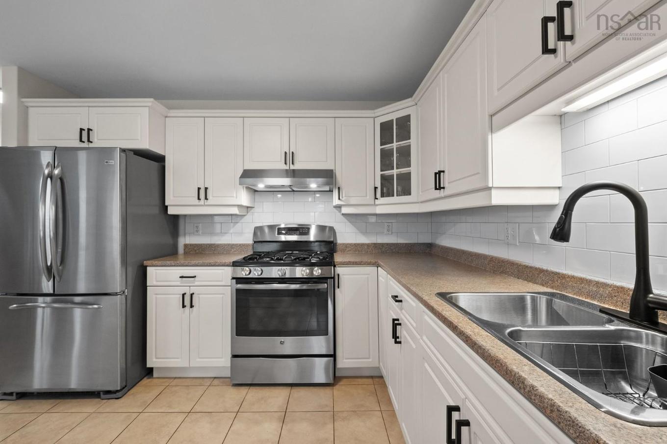61 Morningfield Lane, Dartmouth, NS - Indoor Photo Showing Kitchen With Double Sink