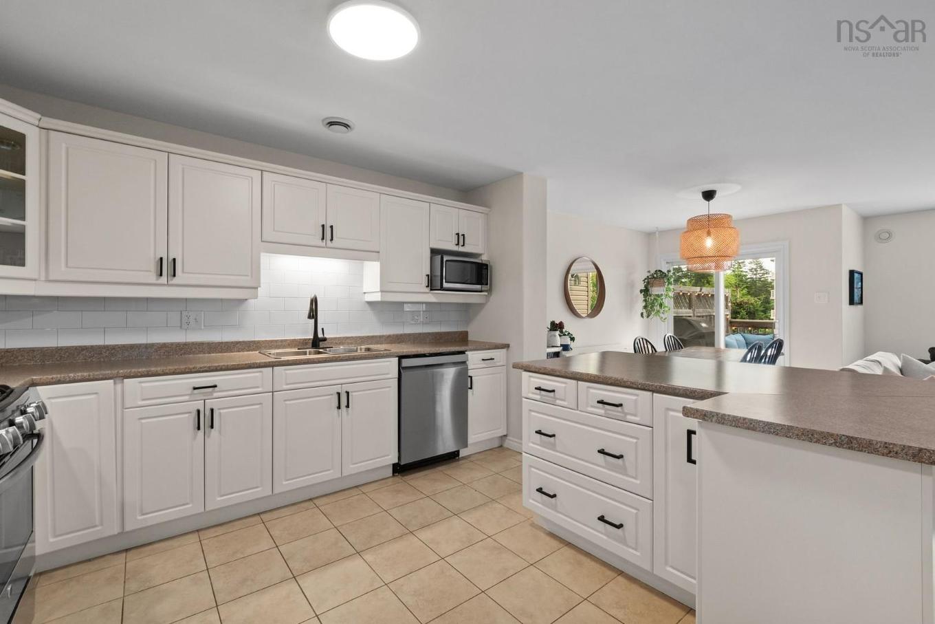 61 Morningfield Lane, Dartmouth, NS - Indoor Photo Showing Kitchen With Double Sink