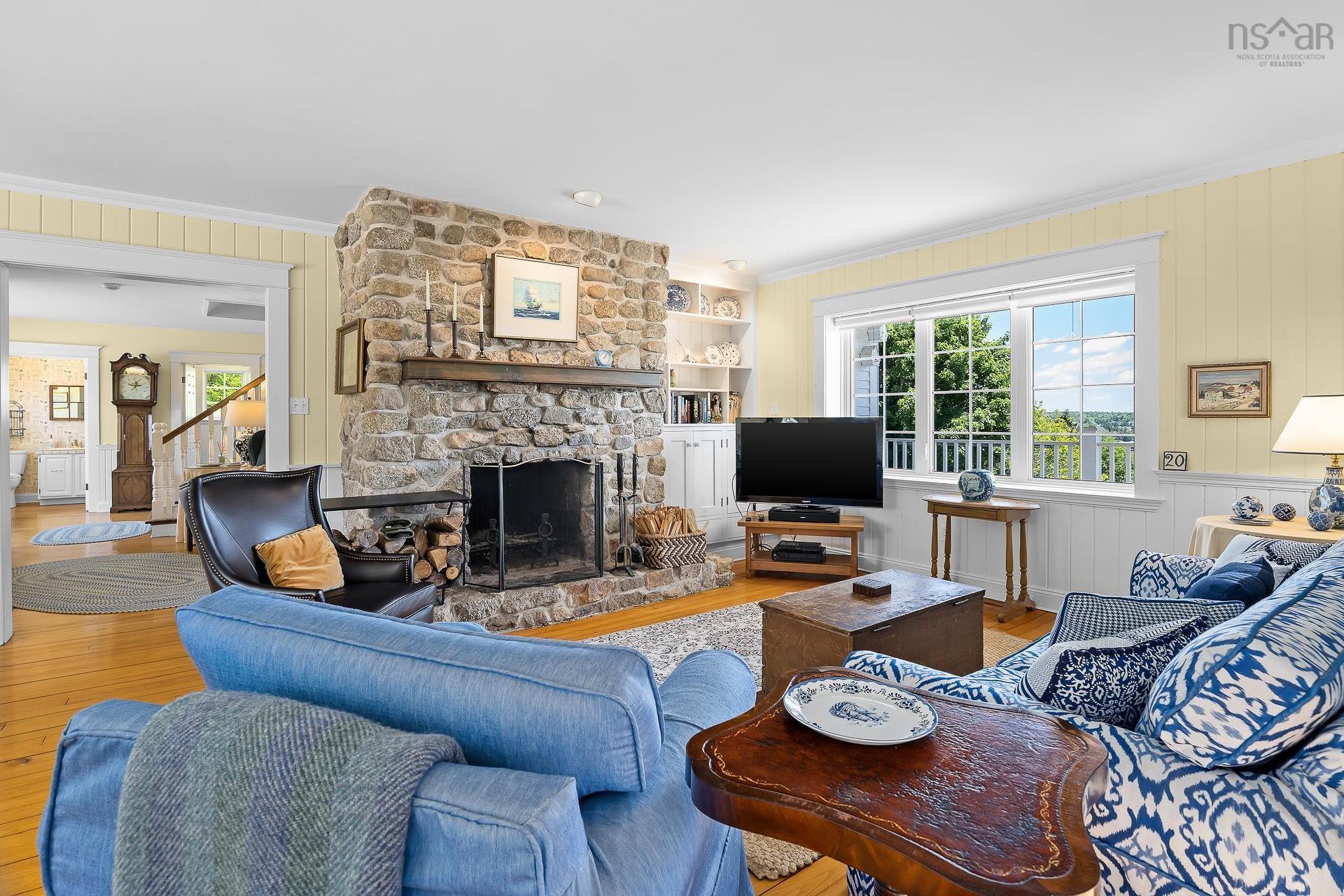 20 Fredas Point Extension, Chester, NS - Indoor Photo Showing Living Room With Fireplace