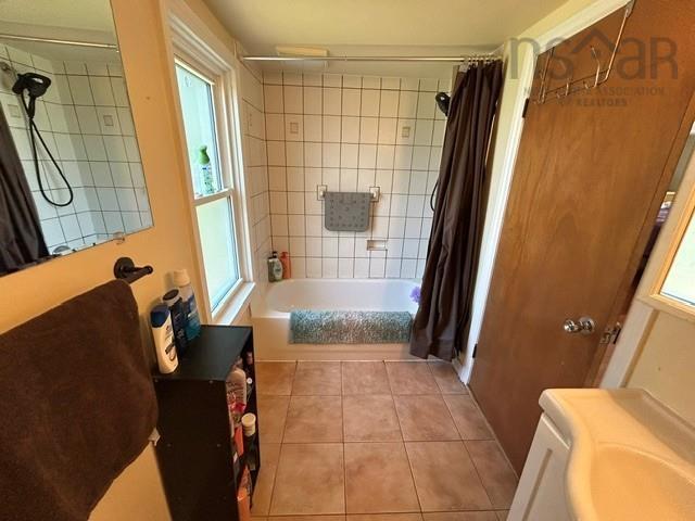10 Nova Drive, Truro, NS - Indoor Photo Showing Bathroom
