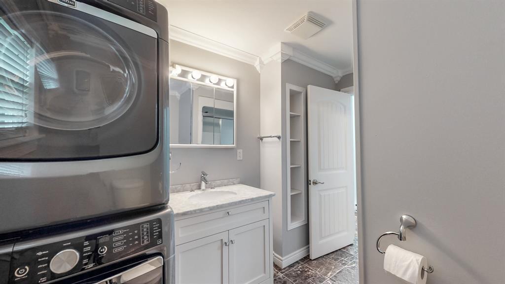 374 Conception Bay Highway, Conception Bay South, NL - Indoor Photo Showing Laundry Room