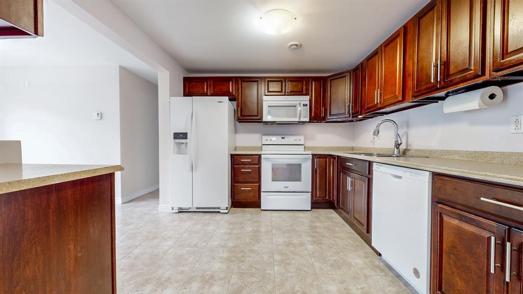 374 Conception Bay Highway, Conception Bay South, NL - Indoor Photo Showing Kitchen With Double Sink