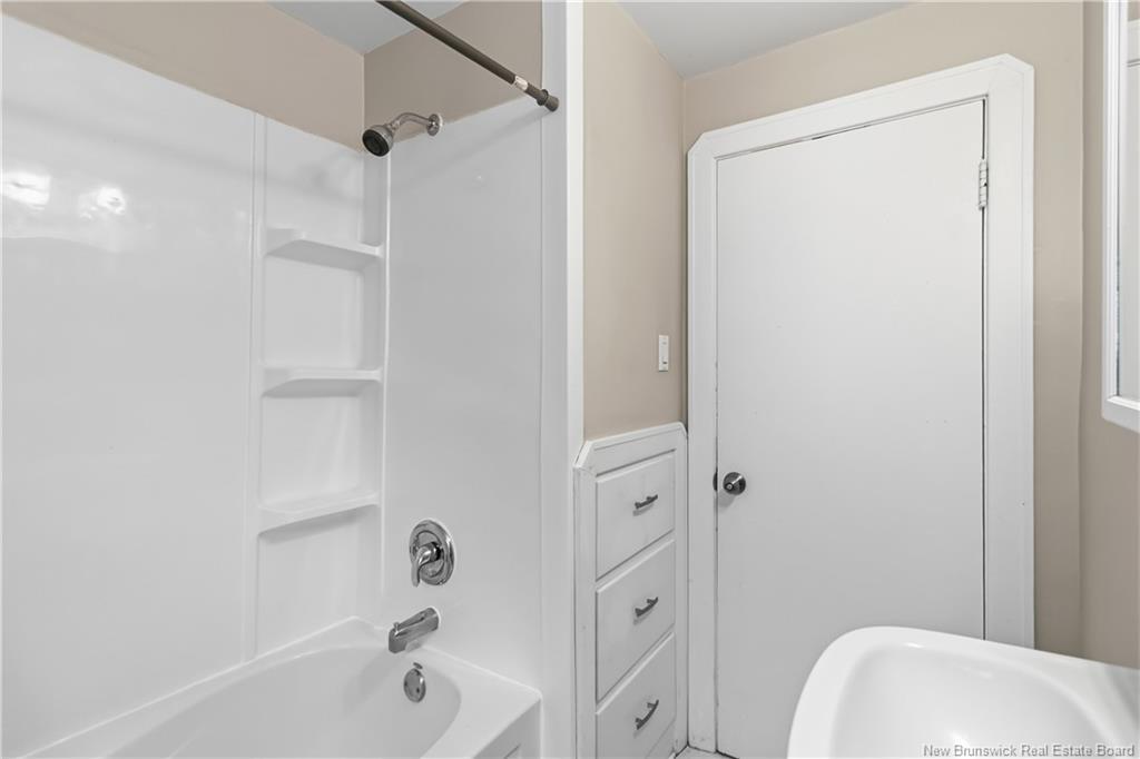 51-53 Lakewood Dr, Moncton, NB - Indoor Photo Showing Bathroom