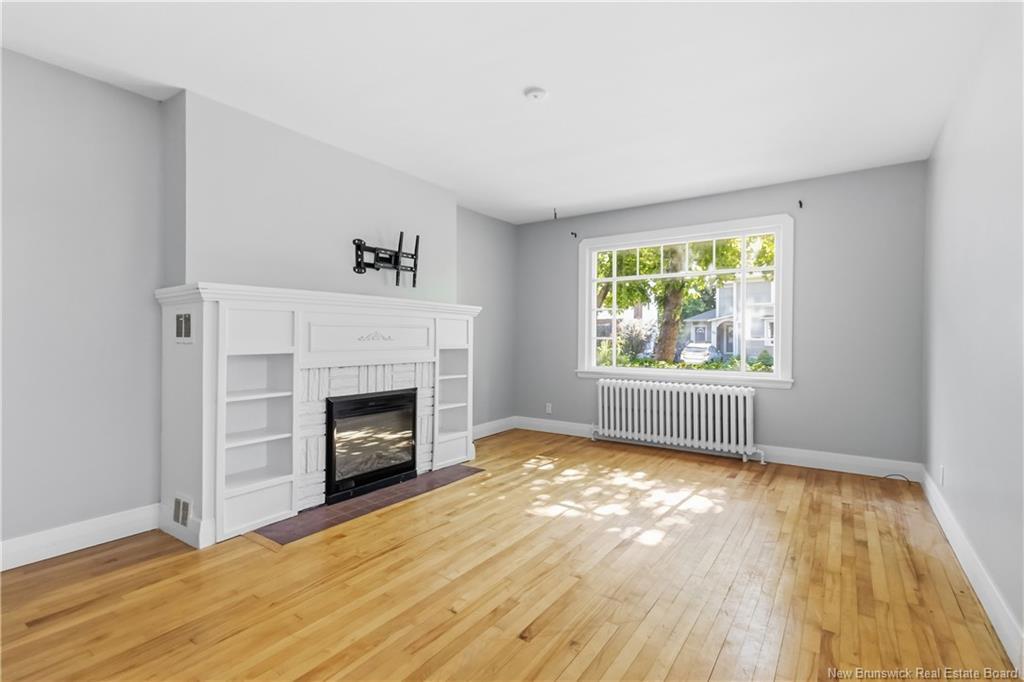 51-53 Lakewood Dr, Moncton, NB - Indoor Photo Showing Living Room With Fireplace