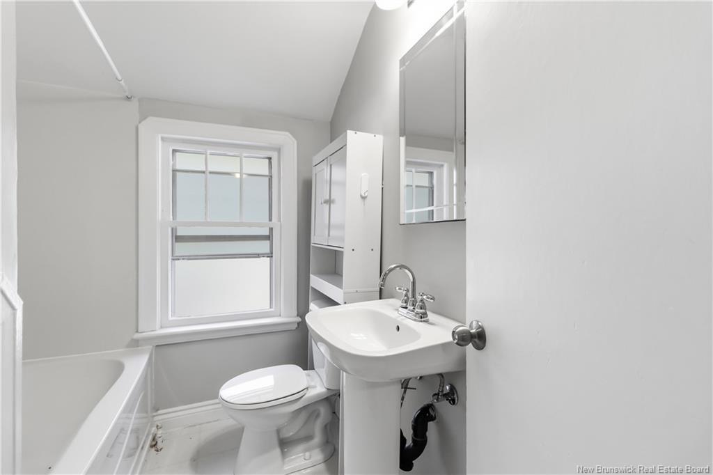 51-53 Lakewood Dr, Moncton, NB - Indoor Photo Showing Bathroom