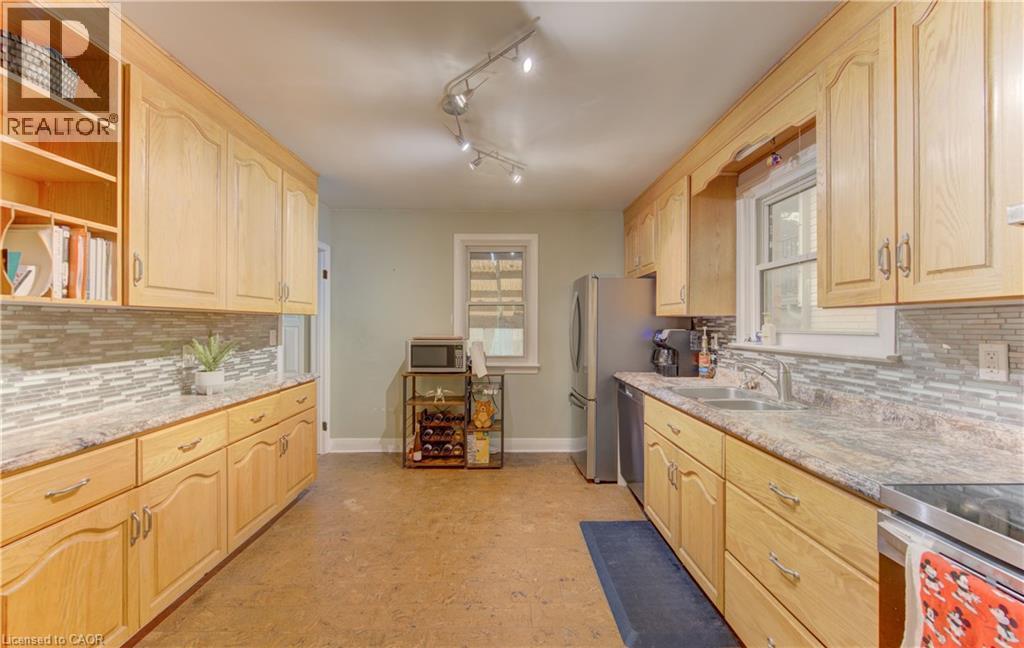 195 Belleview Avenue, Kitchener, ON - Indoor Photo Showing Kitchen With Double Sink