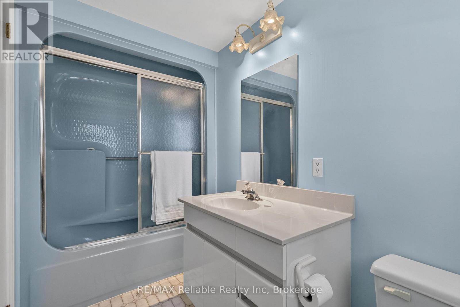 1 Harbour Lane, Goderich (Goderich (Town)), ON - Indoor Photo Showing Bathroom