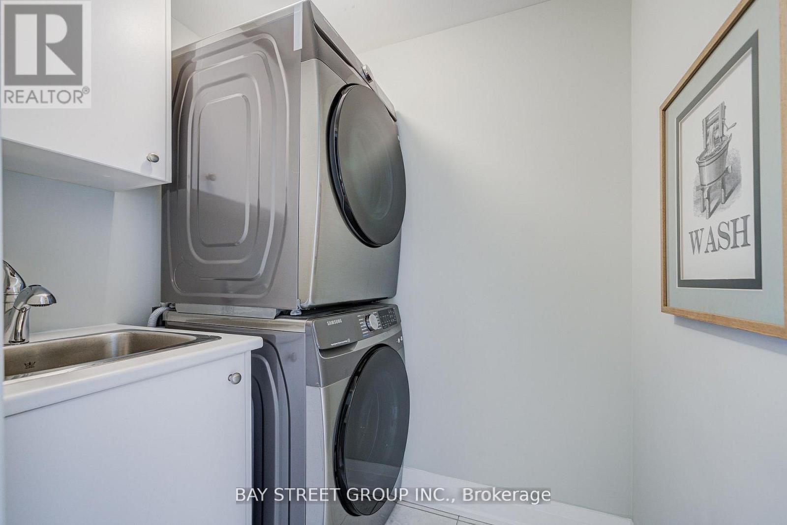 6 Teasel Way, Markham, ON - Indoor Photo Showing Laundry Room