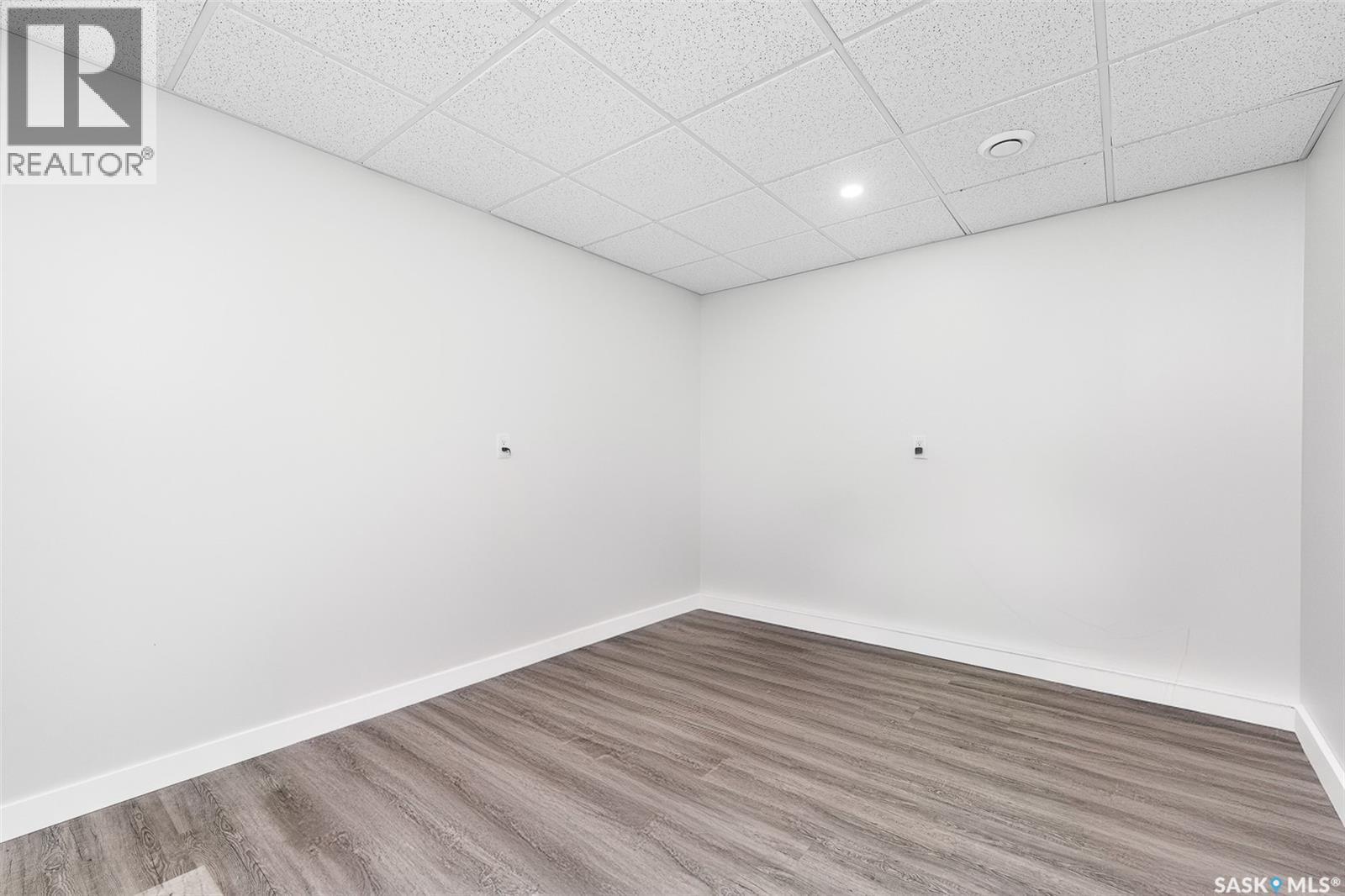 424 9Th Avenue W, Moose Jaw, SK - Indoor Photo Showing Other Room