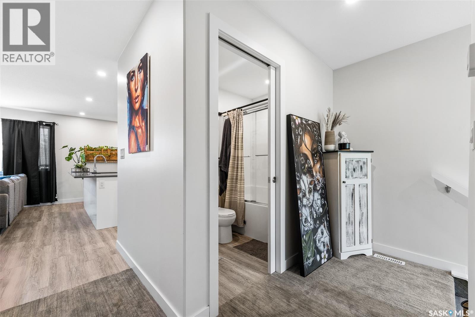 424 9Th Avenue W, Moose Jaw, SK - Indoor Photo Showing Other Room