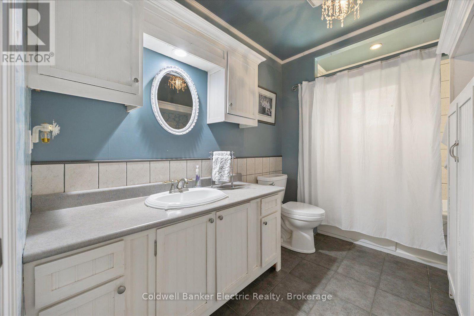 1657 4Th Line, Douro-Dummer, ON - Indoor Photo Showing Bathroom