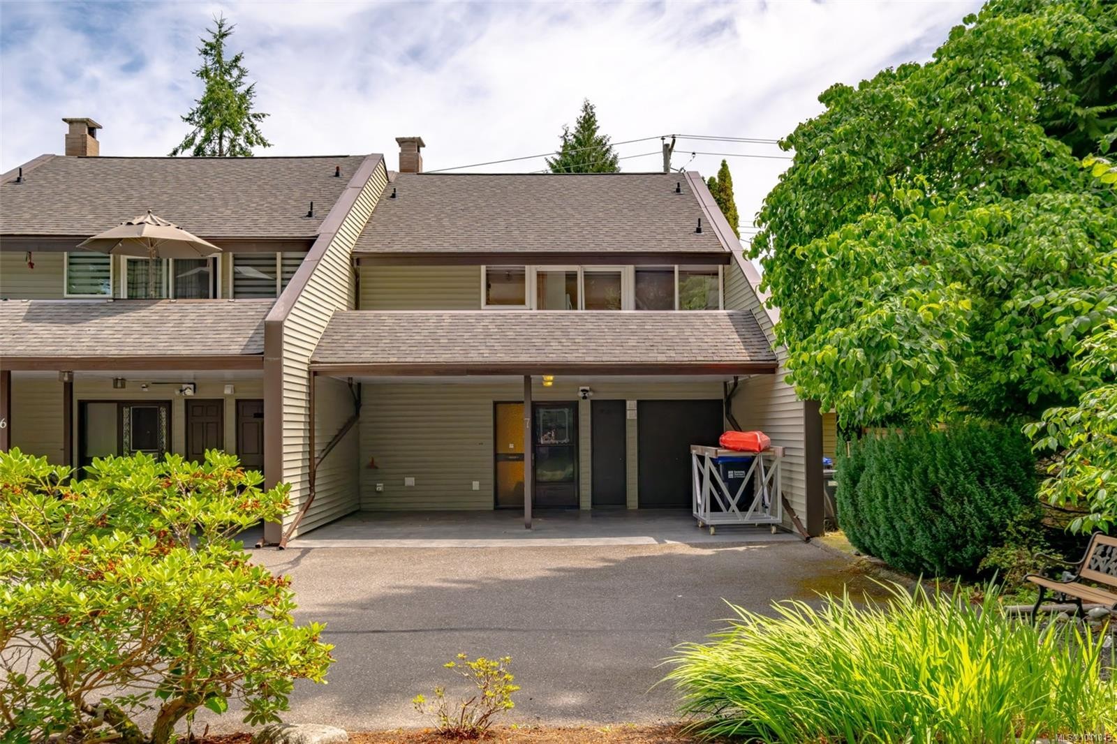 #7-570 Crescent Rd West, Qualicum Beach, BC